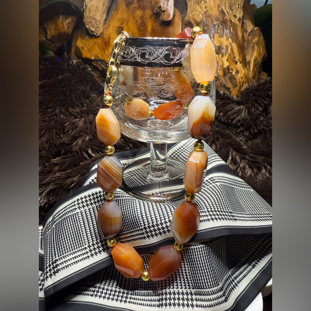 Elegant Gold And Brown Glass Gemstone Necklace